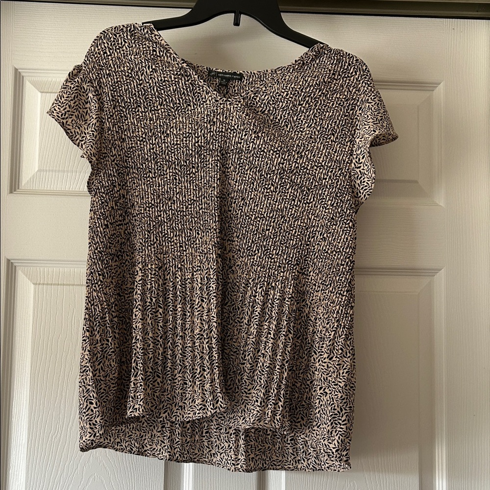 NEW WITH TAGS Adrianna Papell Tan and Black Short Sleeve Peplum Blouse